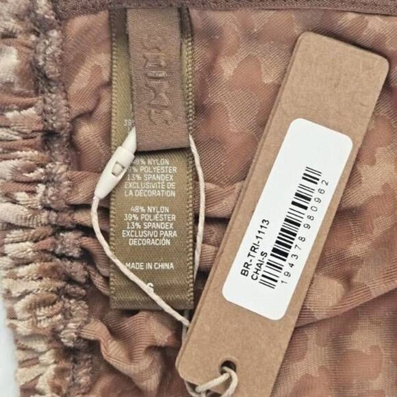 SKIMS TRIANGLE FLOCKED LOGO BRALETTE NWT - Picture 7 of 9